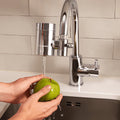 Filtre robinet EcoPro SMR Tappwater installé sur un robinet de cuisine moderne